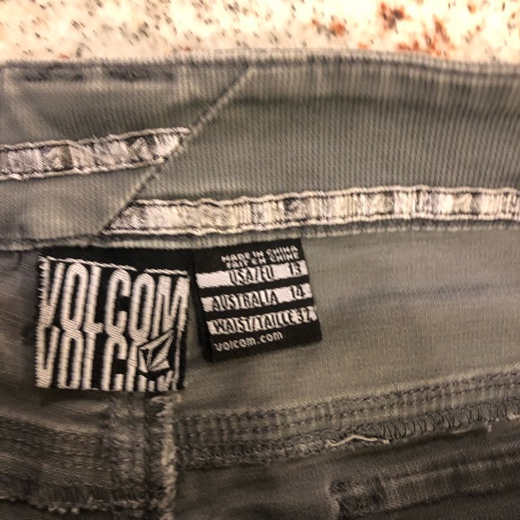 Volcom corduroy grey cargo short - Picture 3 of 3